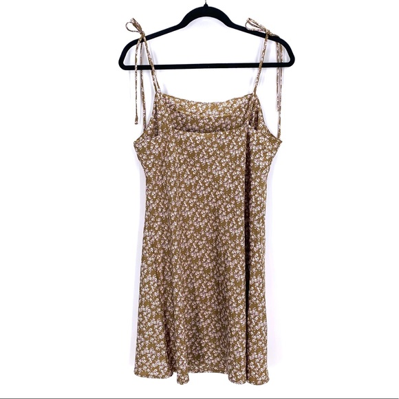 Dress Forum LA Silky Flowy Dainty Floral Slip Dress Size Large NWT - Picture 8 of 10